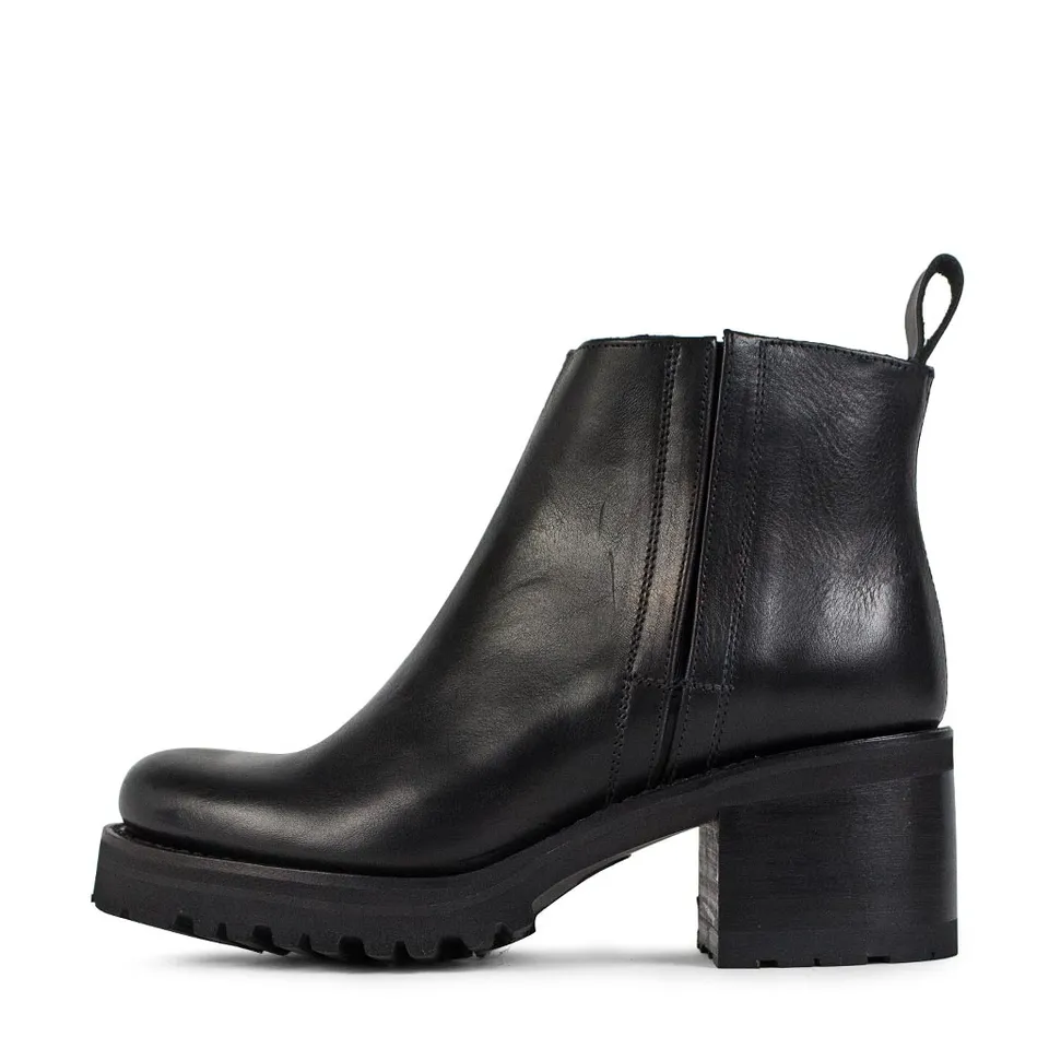 sendra-boots-s0022-12131-sara-negro-damen-leder-stiefelette image 1