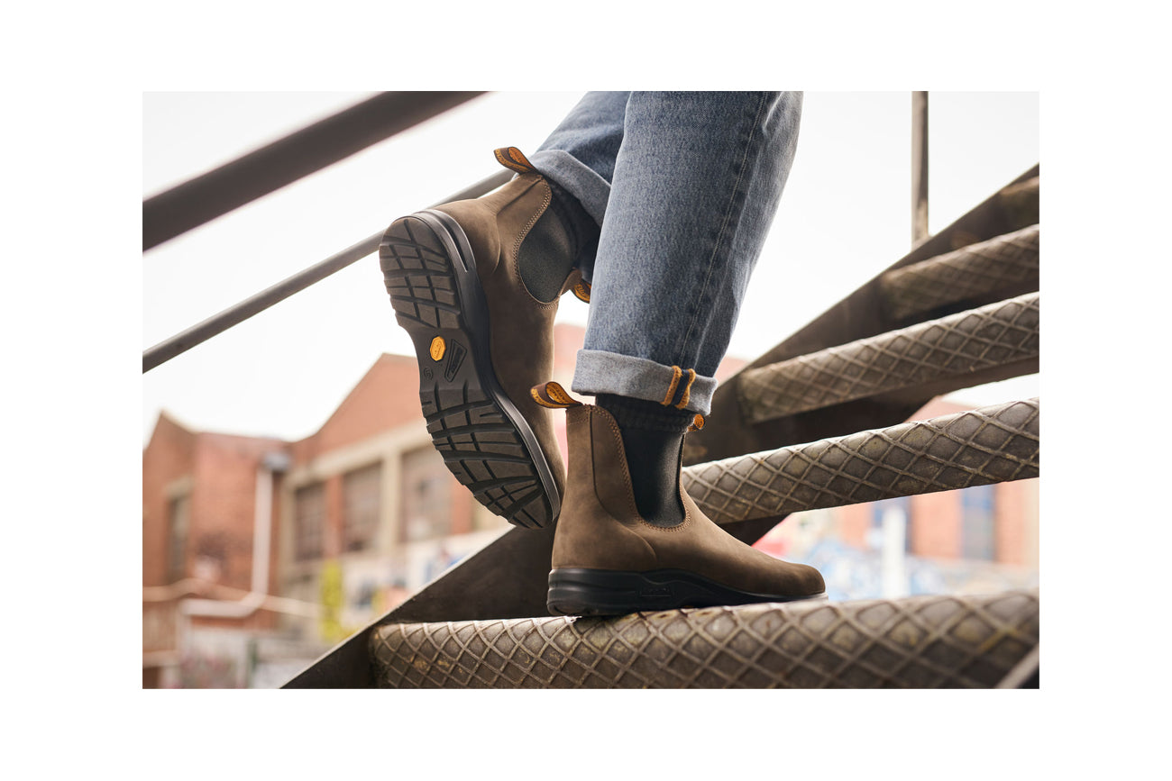 blundstone-2056-all-terrain-chelsea-boot-rustic-brown-vibram image 4