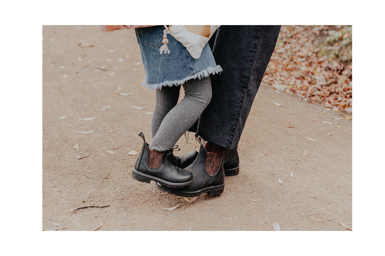 blundstone-1992-black-bronze-glitter-kinder-chelsea-boot image 7