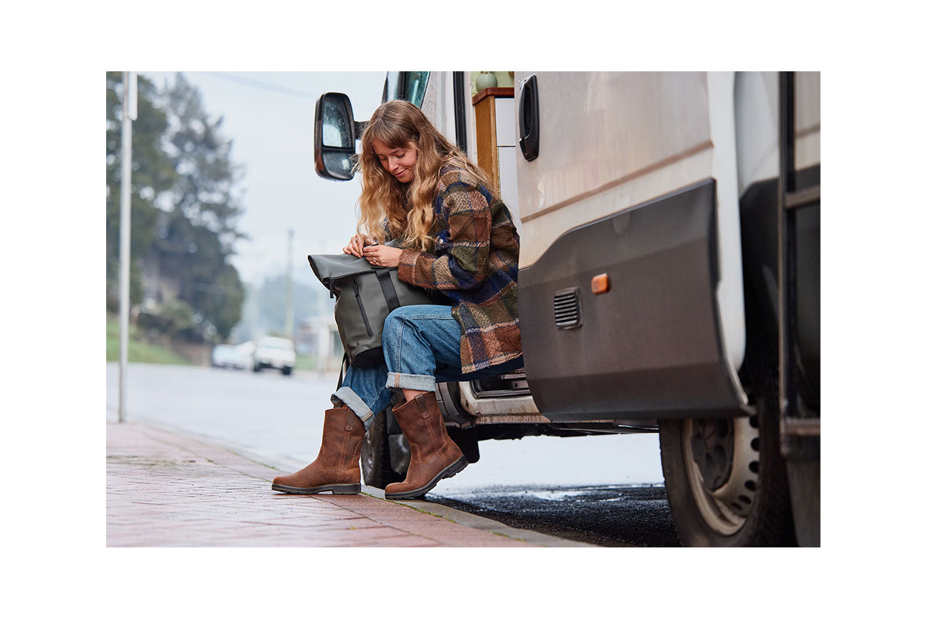 blundstone-2527-teak-oiled-nubuck-rigger-boot image 3