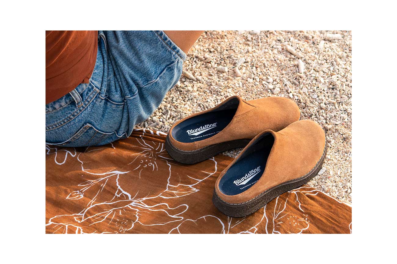 blundstone-2686-sahara-tan-suede-aerocork-clog image 3