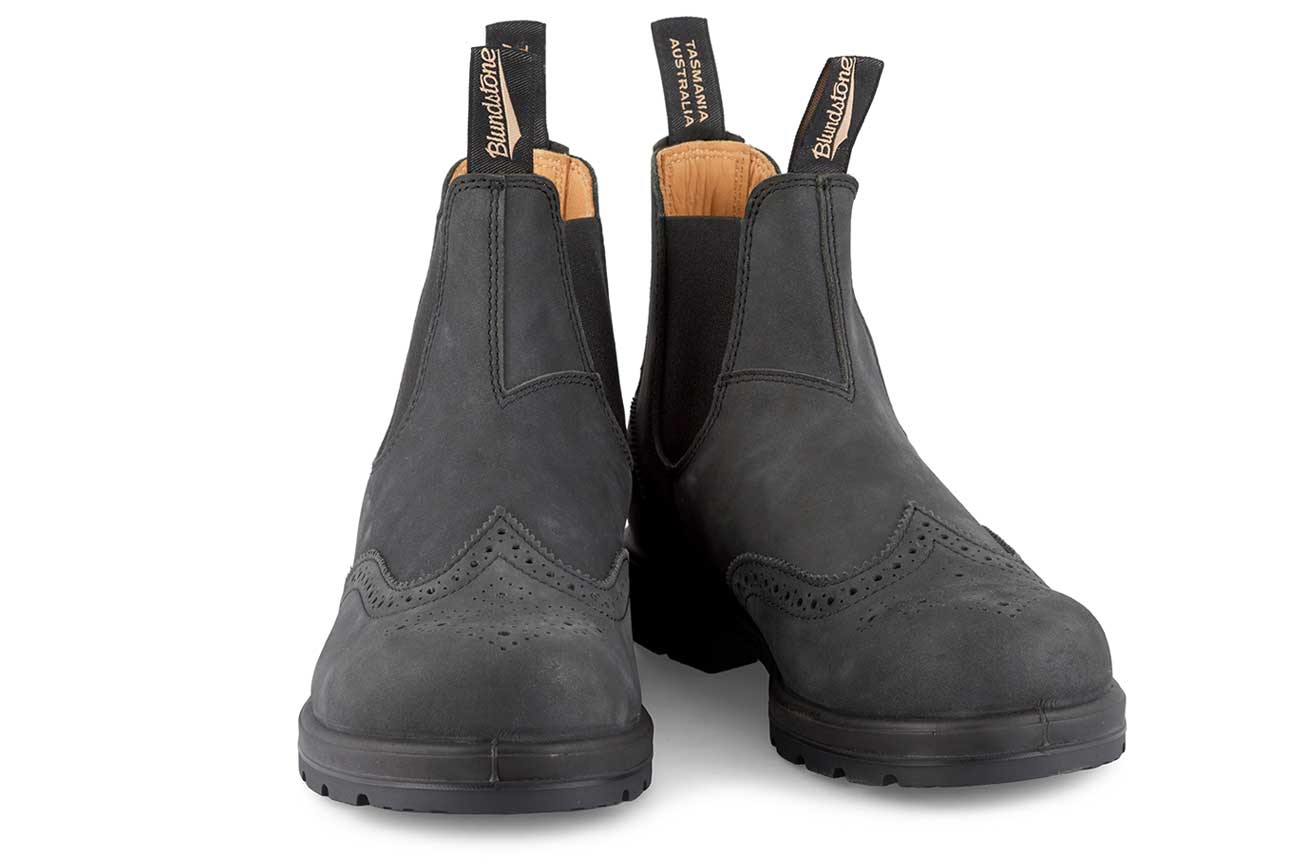 blundstone-1472-rustic-black-brogue-chelsea-boot-budapester image 2