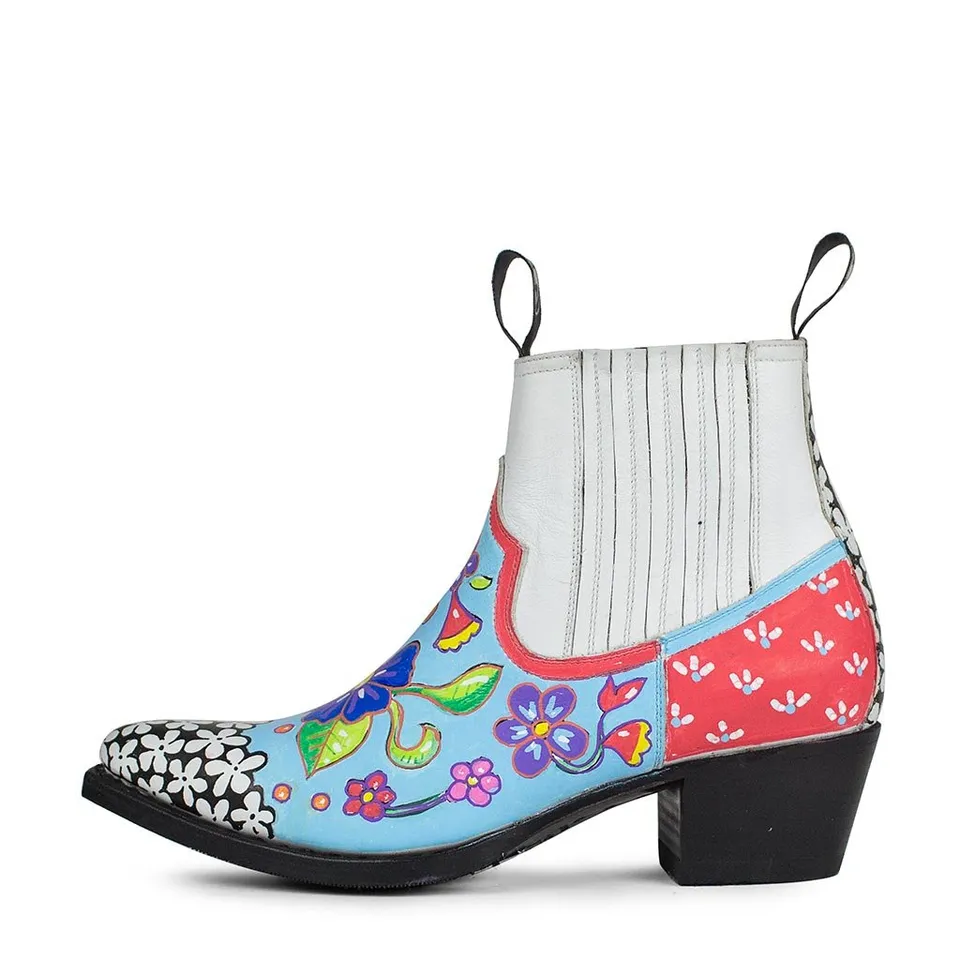 sendra-wakamole-flowers-cowboy-boots-handbemalt image 1