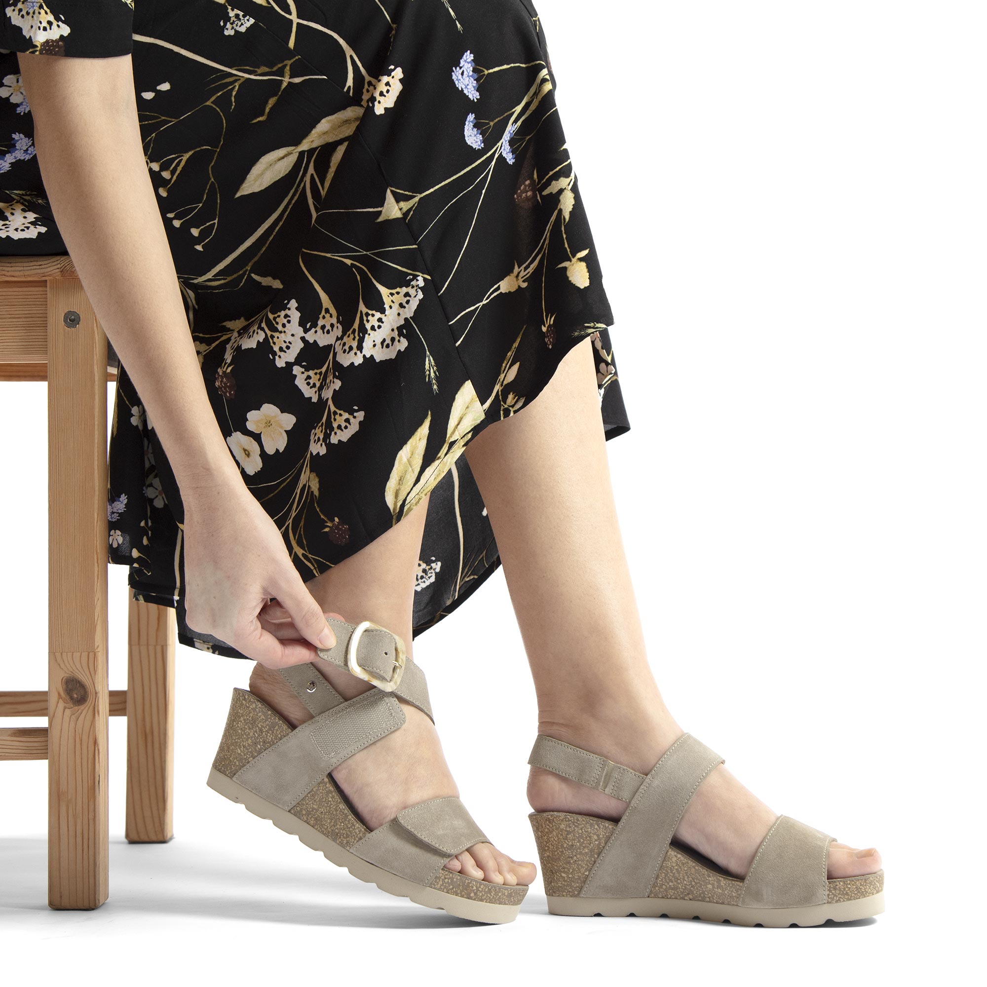 panama-jack-valle-b4-keilsandalette-velour-taupe image 2