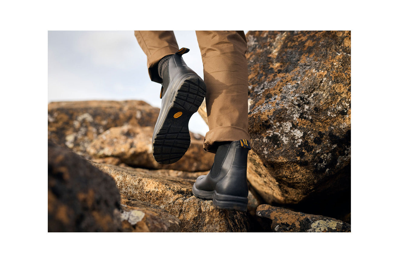 blundstone-2058-chelsea-boot-black-all-terrain-vibram image 3